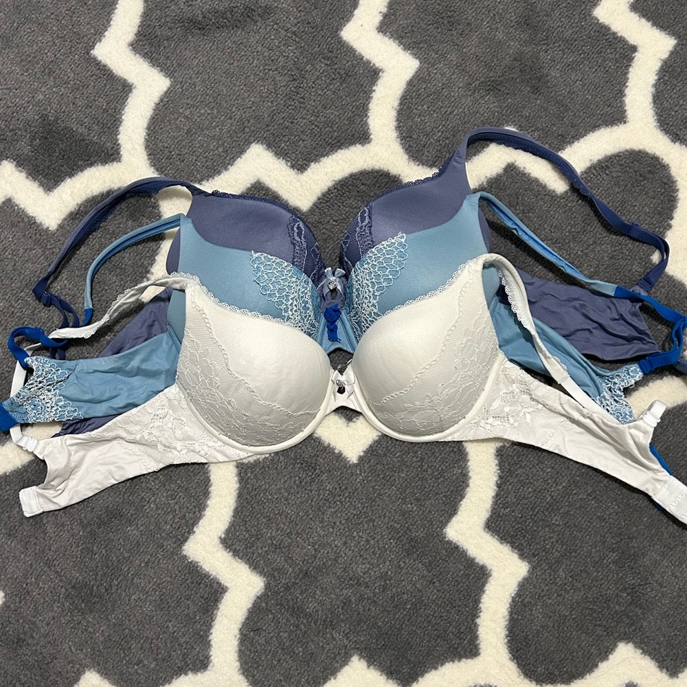 Bundle of 3 Victoria’s Secret bras